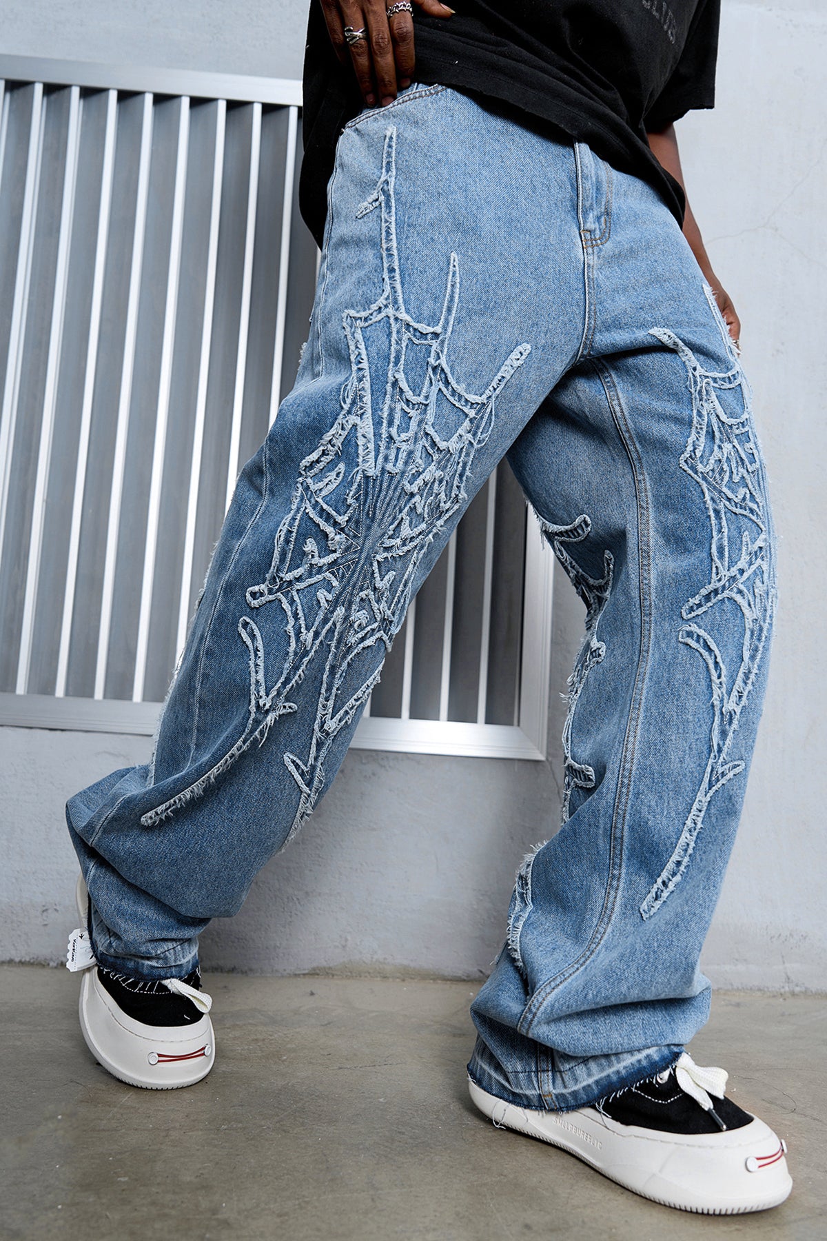 Raw Edge Embroidery Denim Jeans Blue