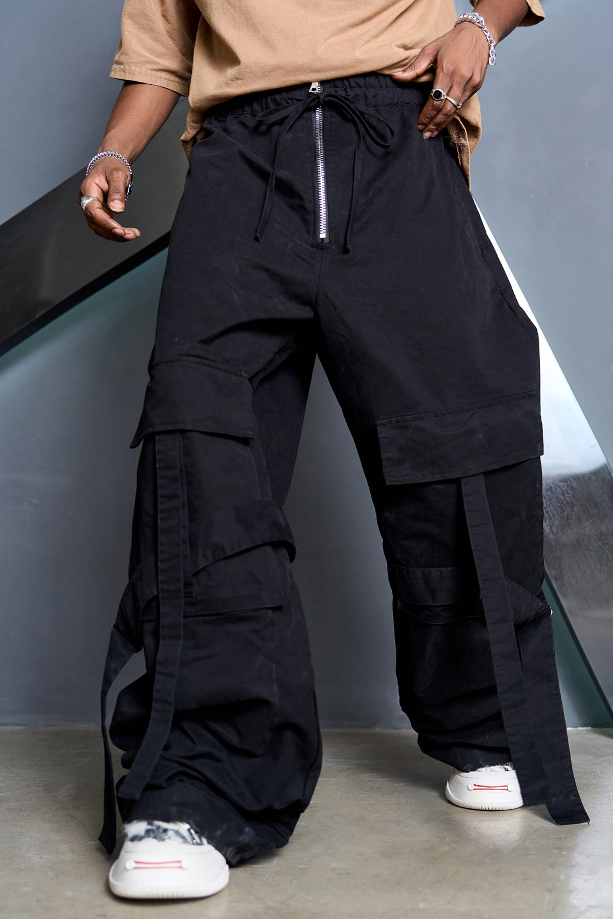 Ultra Baggy Strap Cargo Pants Black